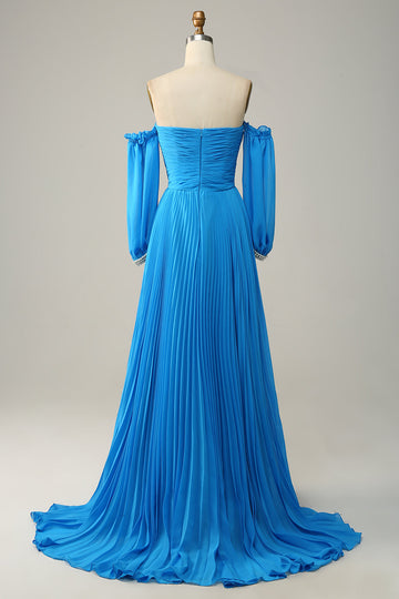 Une ligne de la robe de Soirée longue bleue à l’épaule avec perles